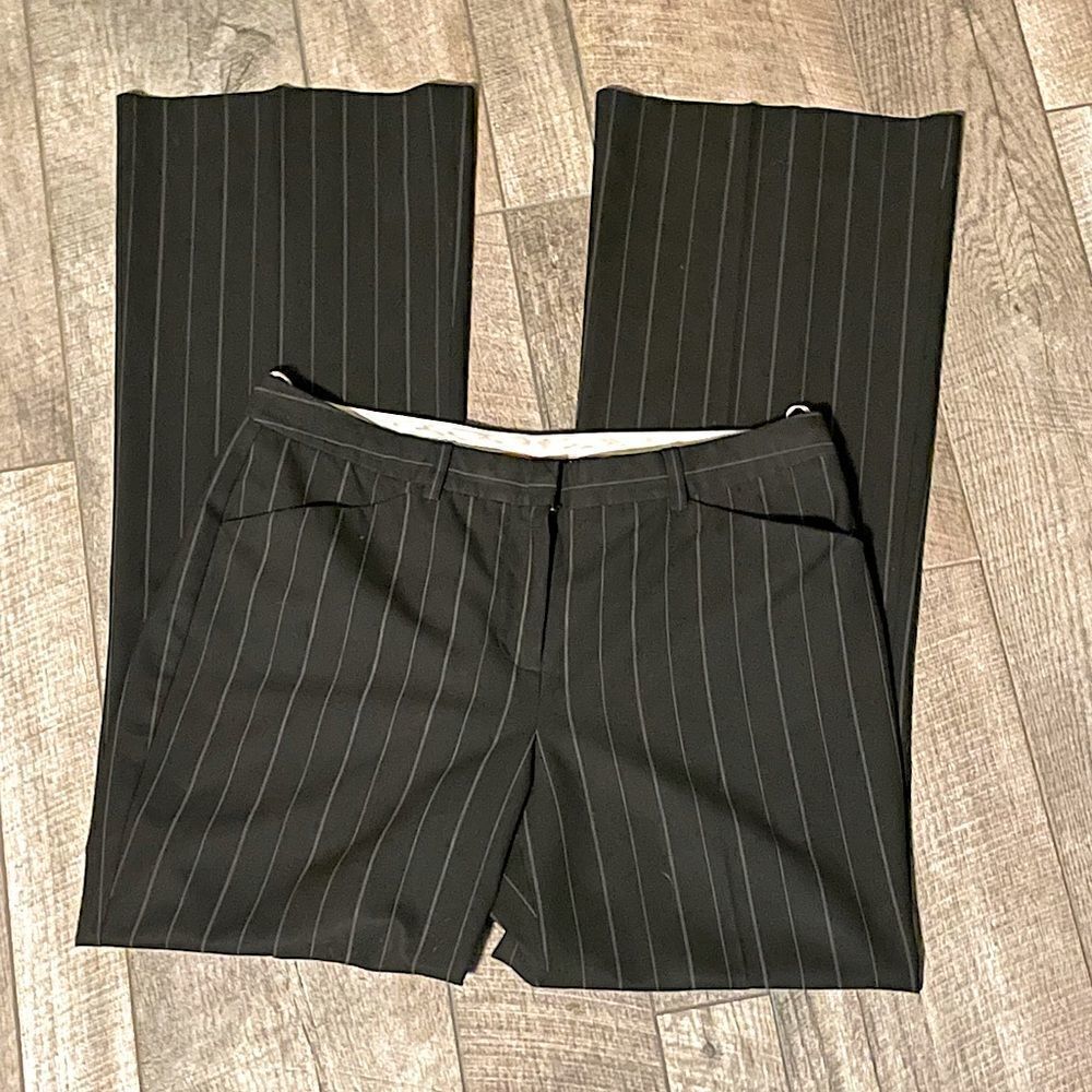 The Limited “Cassidy Fit” Black amd White Pinstripe Slacks. Size 6.